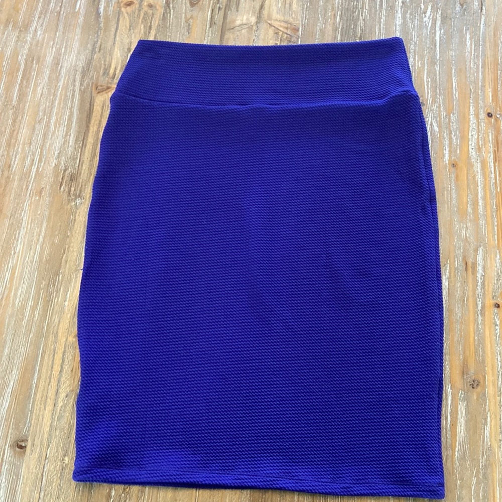 Lularoe Cassie skirt in purple, size M